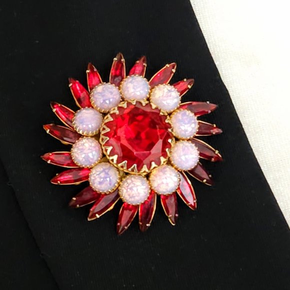 Festive Judy Lee Ruby Red Rhinestone and Faux Opal Brooch Pin - Picture 1 of 9